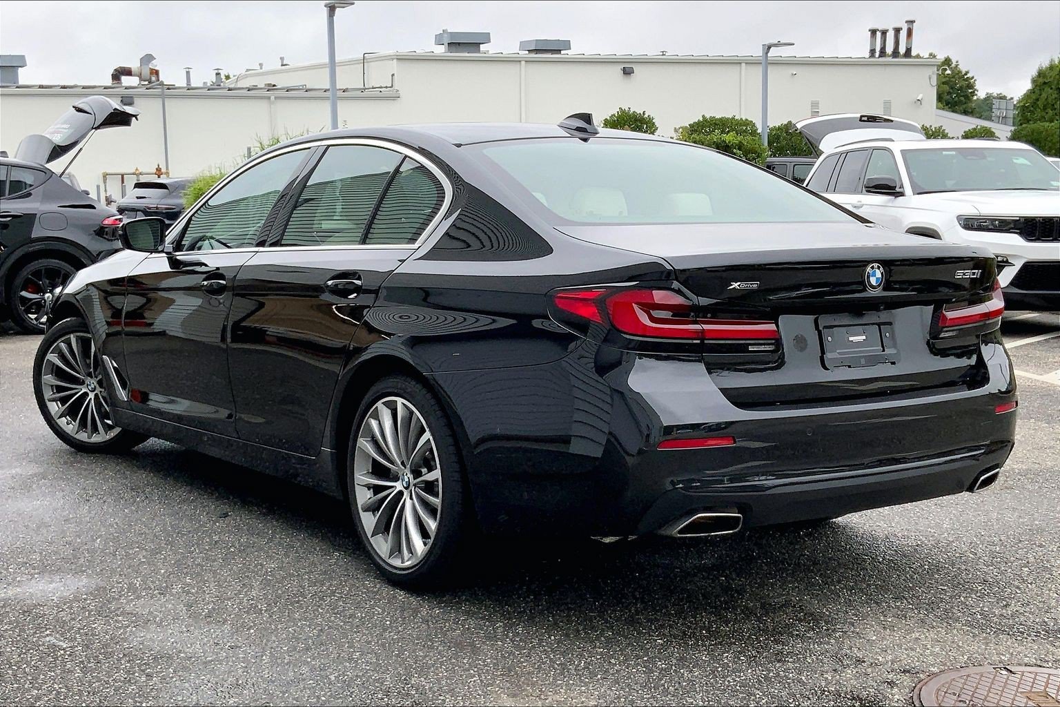 Used 2023 BMW 530i xDrive w/ Convenience Package AWD/4WD image 3