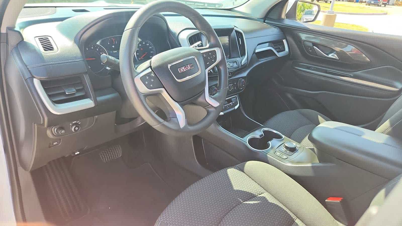 Used 2022 GMC Terrain SLE w/ Driver Convenience Package AWD/4WD image 9