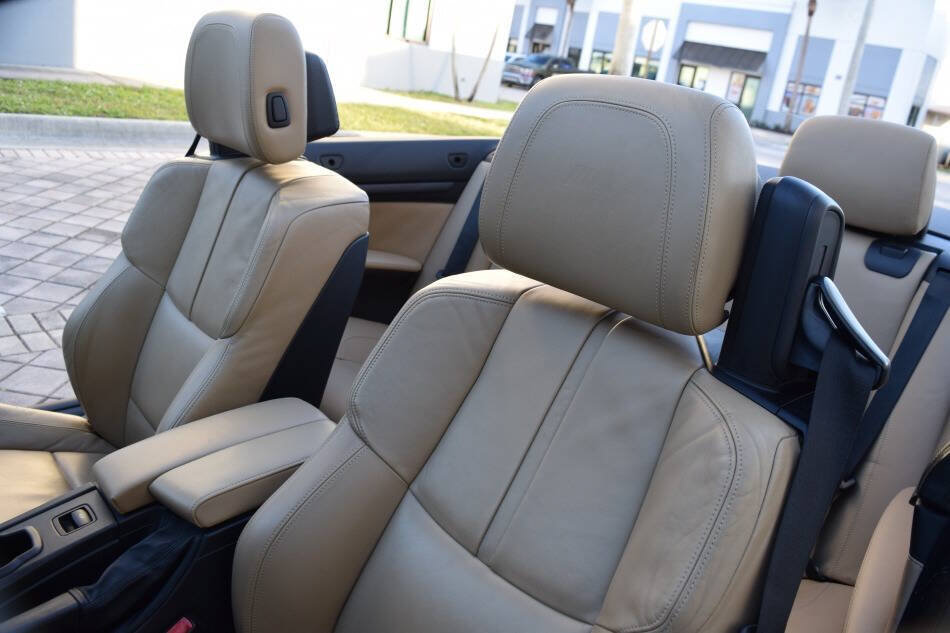Used 2011 BMW M3 Convertible RWD image 48