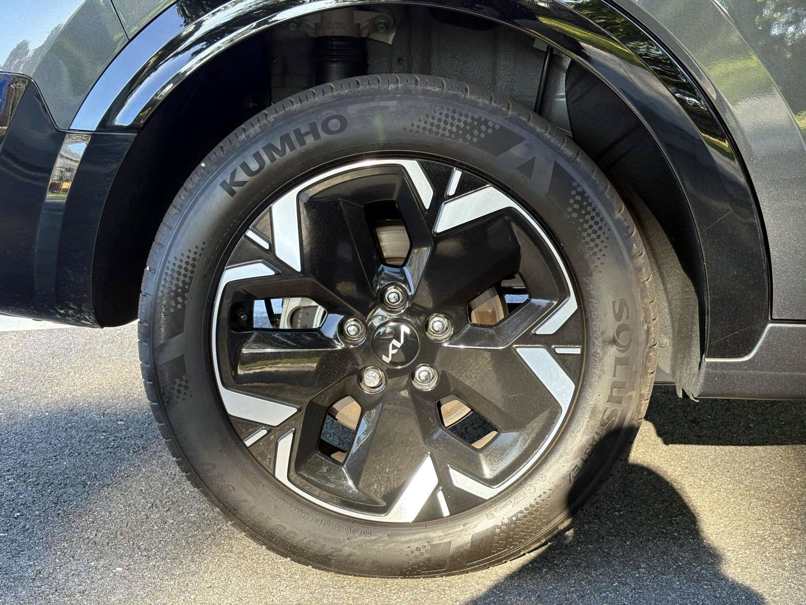 Certified 2025 Kia Niro Wind w/ Wind Preserve Package FWD image 32