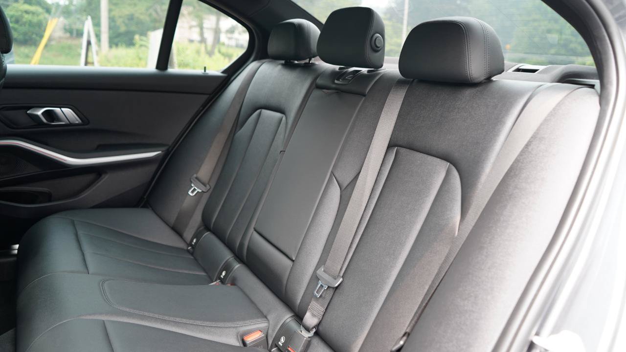 Used 2020 BMW 330i xDrive Sedan w/ M Sport Package AWD/4WD image 49