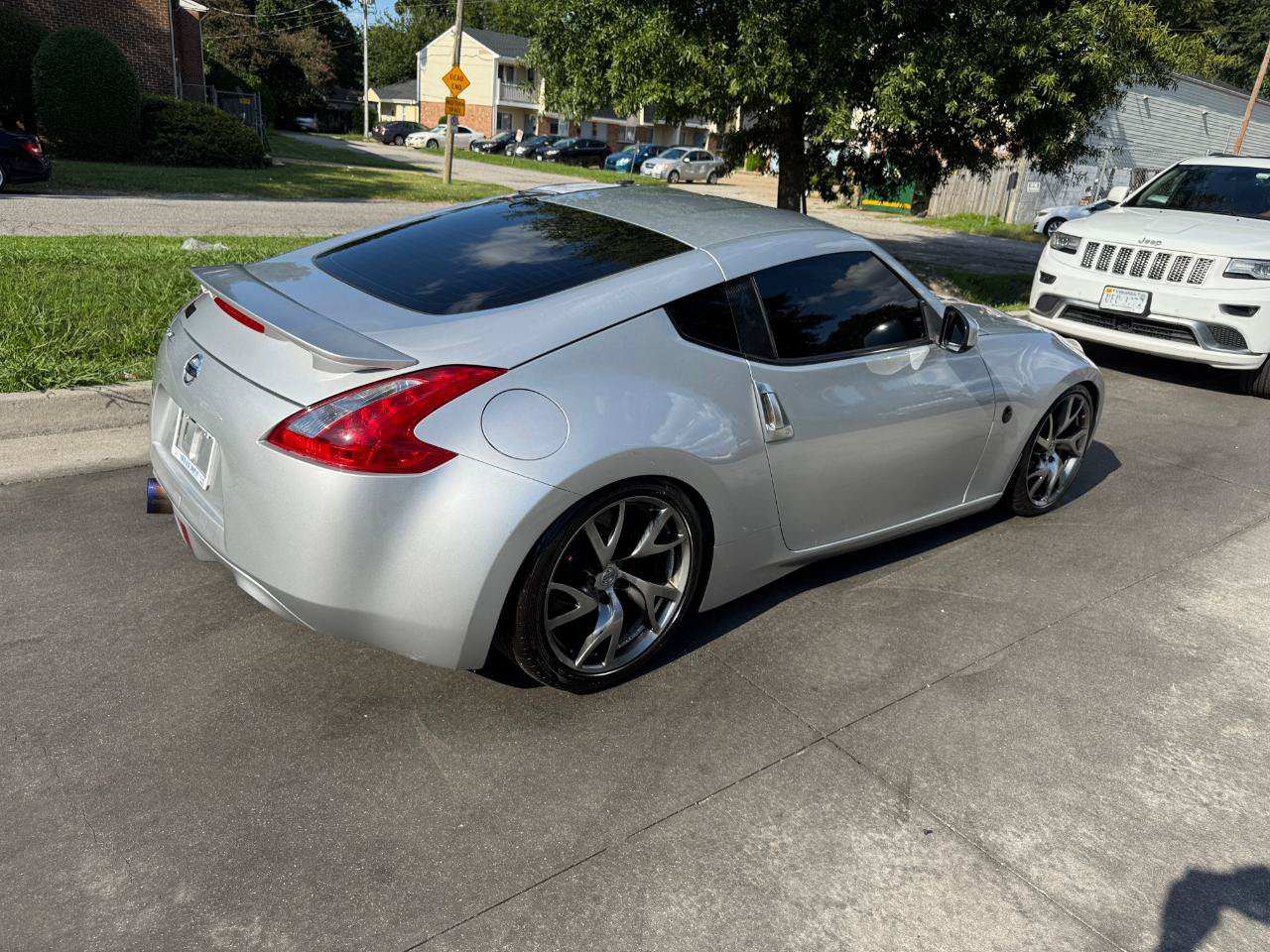 Used 2014 Nissan 370Z Coupe w/ Sport Package RWD image 4