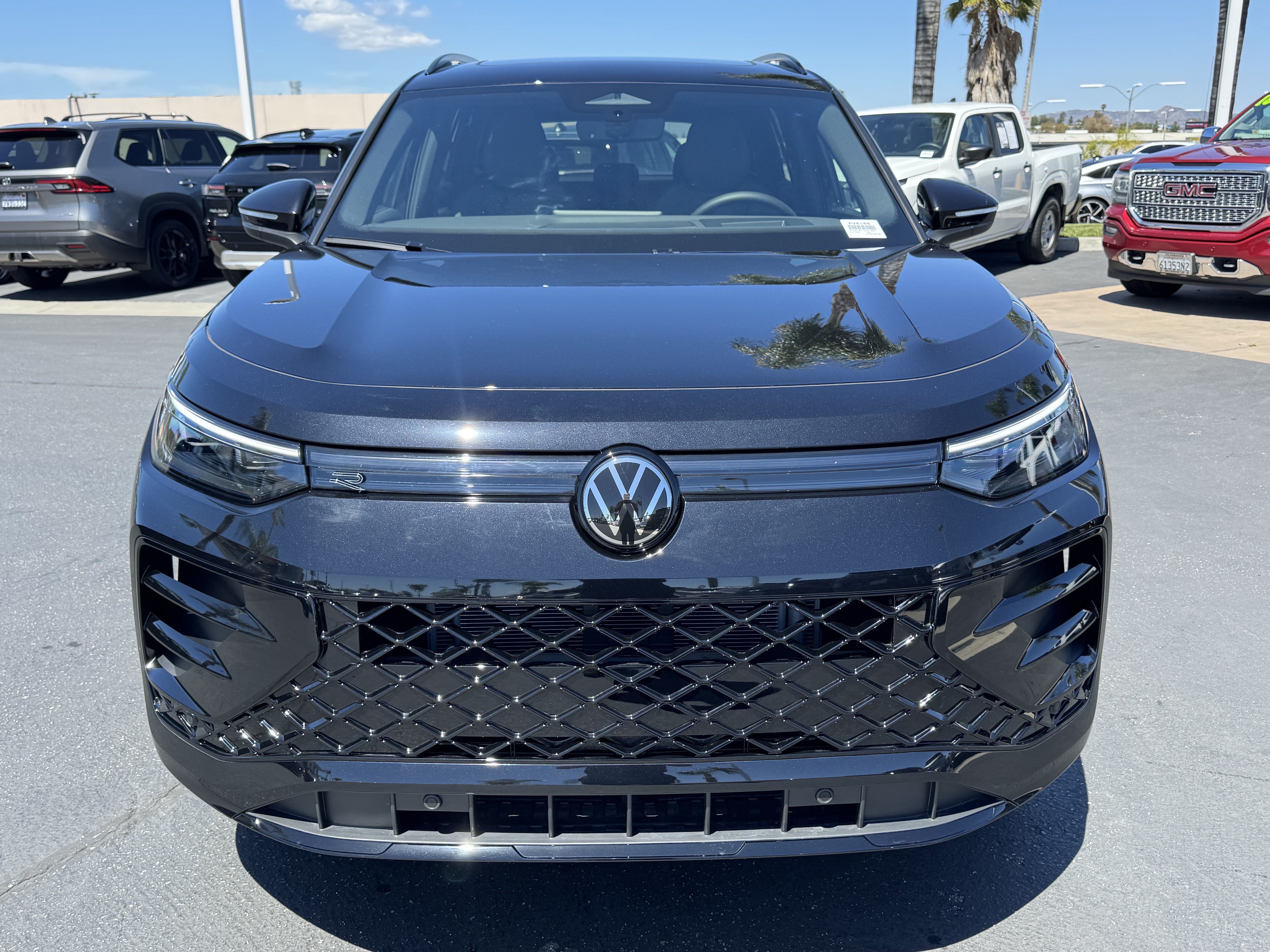 Used 2026 Volkswagen Tiguan SE R-Line AWD/4WD image 3