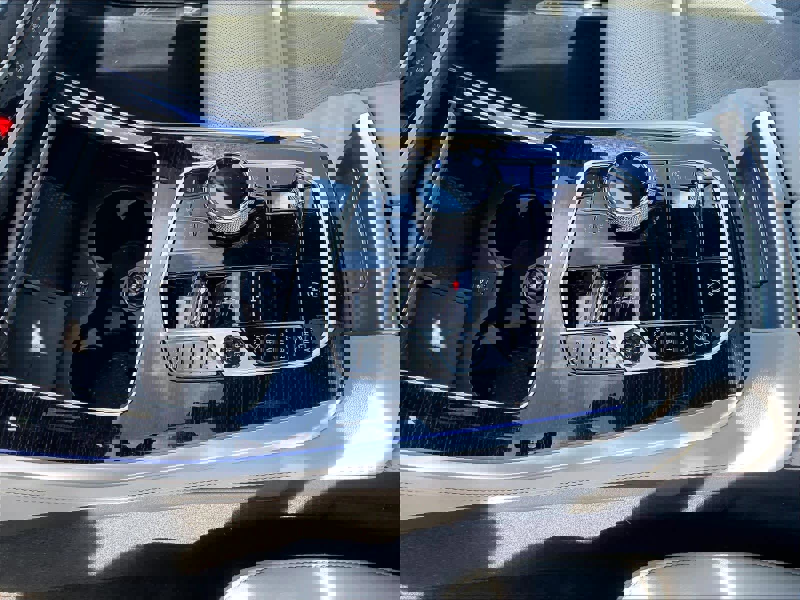 Certified 2024 BMW X5 xDrive50e w/ Executive Package image 20