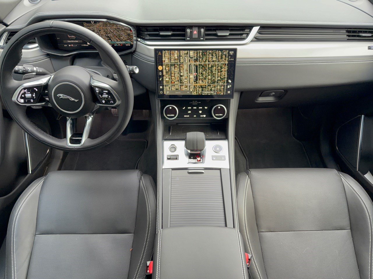 New 2026 Jaguar F-PACE R-Dynamic S AWD/4WD image 17