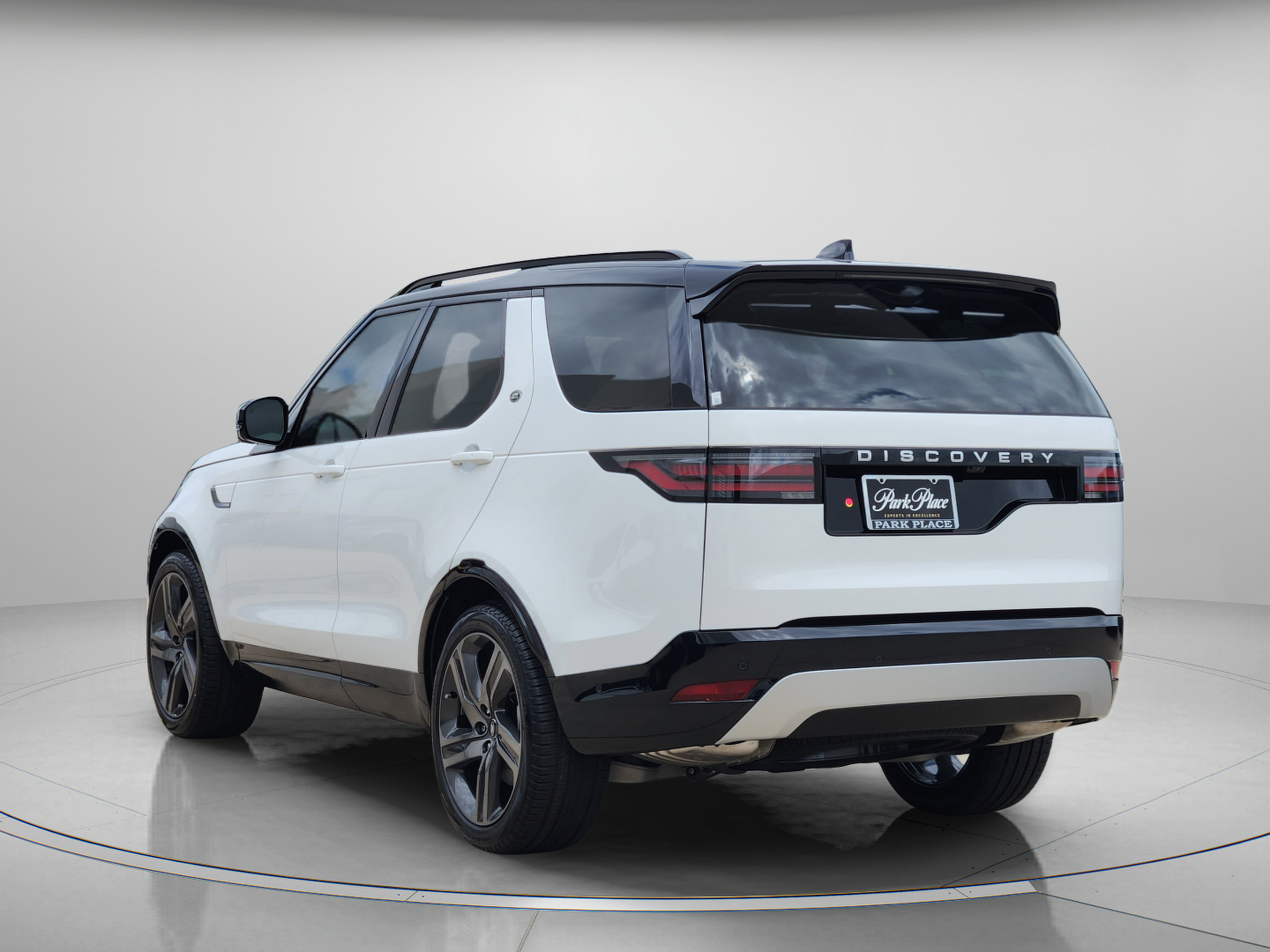 New 2026 Land Rover Discovery Limited Edition AWD/4WD image 3