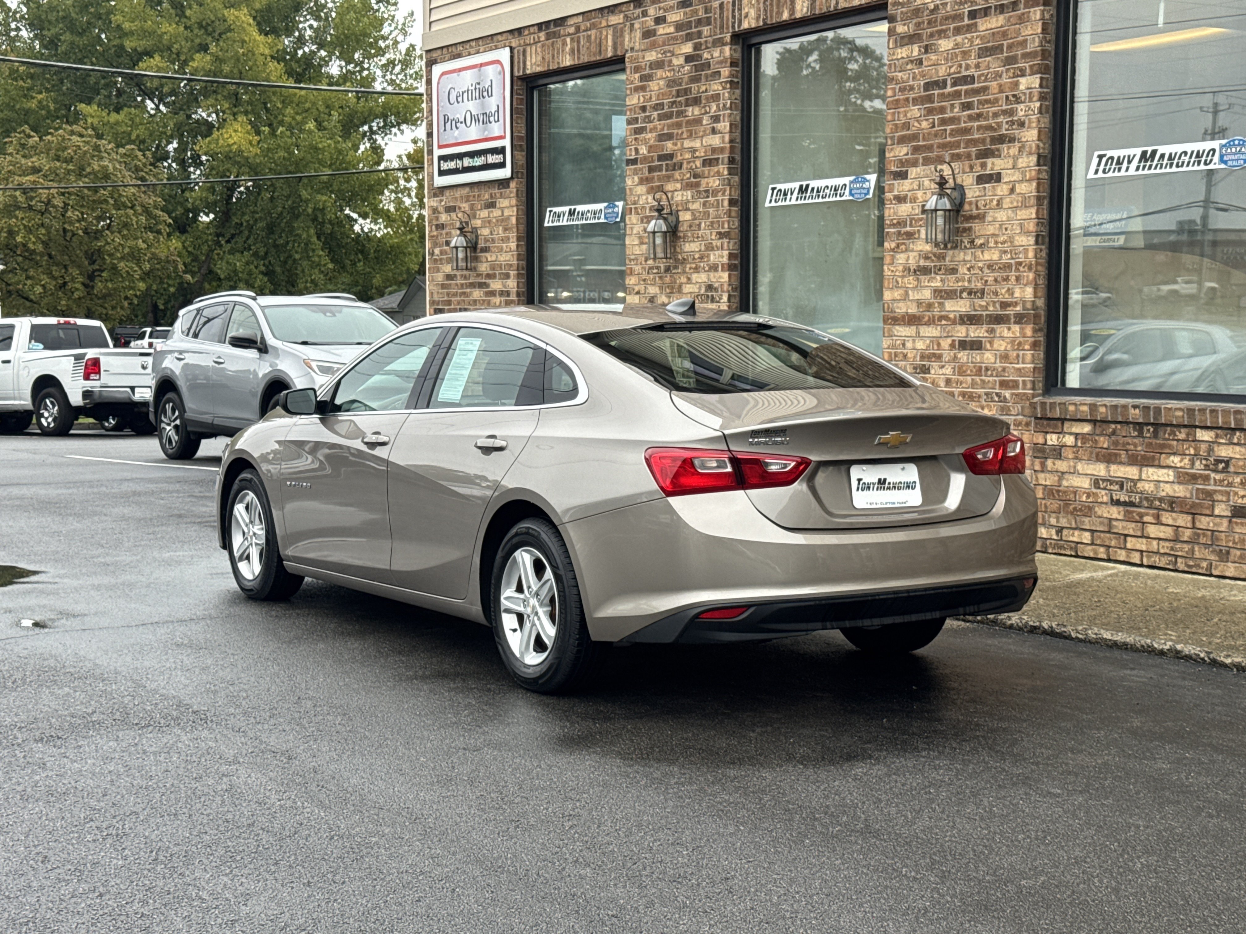 Used 2022 Chevrolet Malibu LS FWD image 3