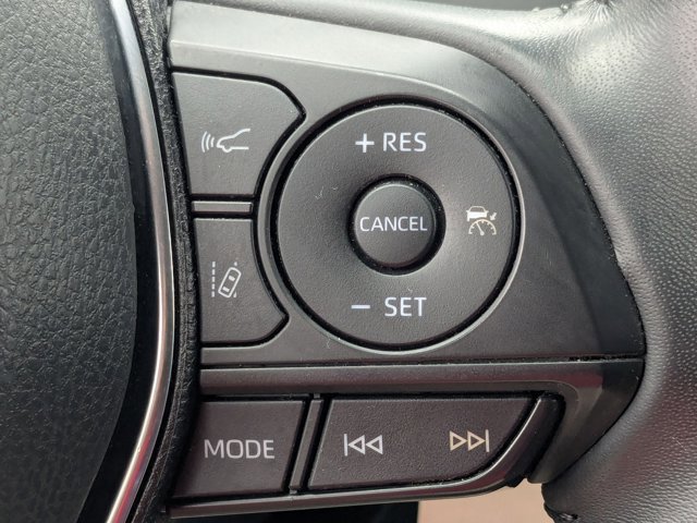 Used 2020 Toyota Camry SE image 11