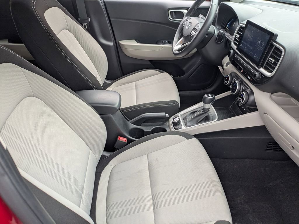 Used 2025 Hyundai Venue SEL FWD image 30