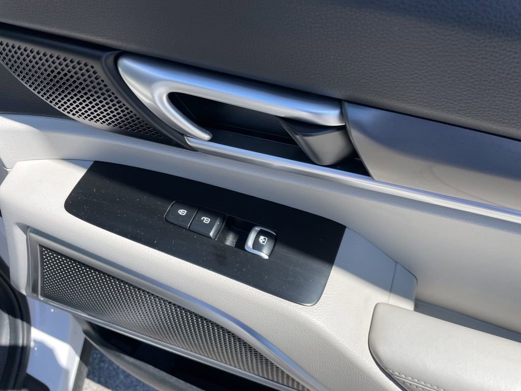 Used 2022 Kia Telluride S AWD/4WD image 32