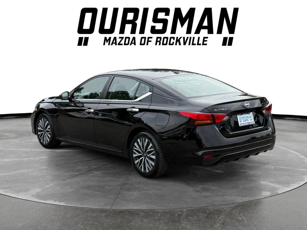 Used 2024 Nissan Altima 2.5 SV FWD image 4