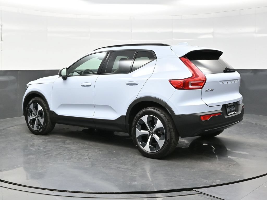 New 2026 Volvo XC40 B5 Plus w/ Protection Package Premier AWD/4WD image 4