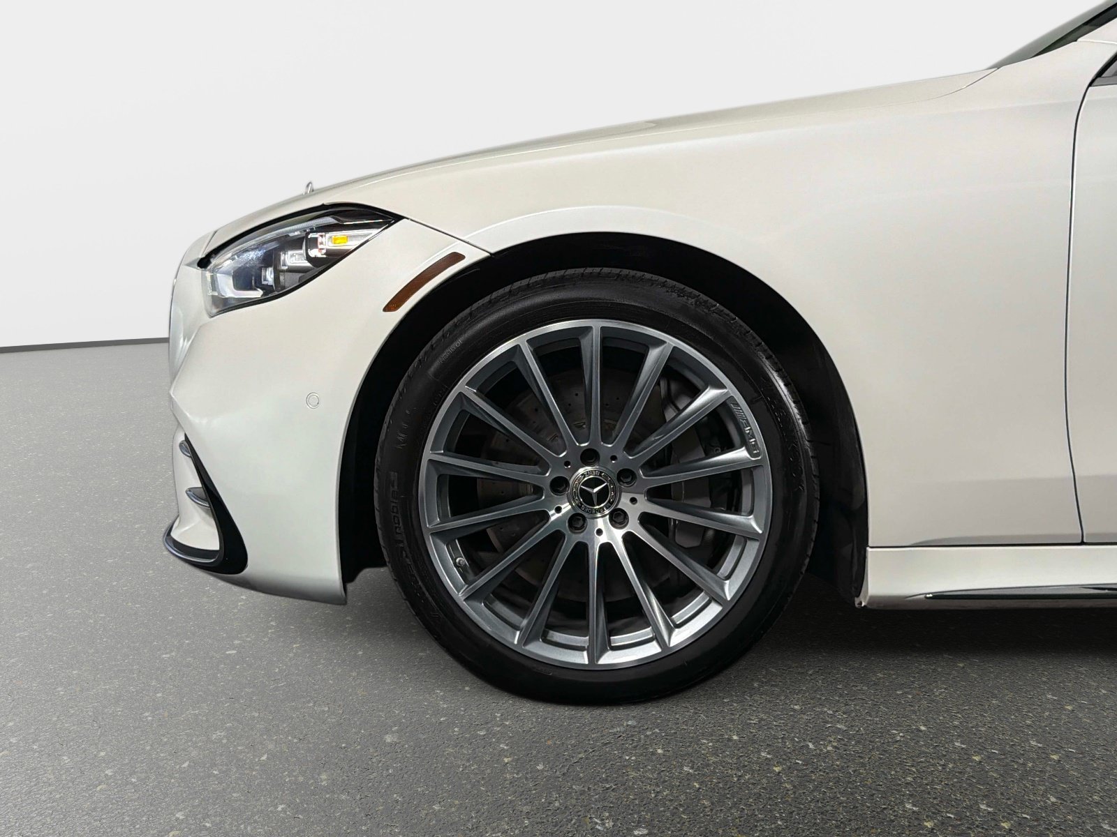 Used 2023 Mercedes-Benz S 500 4MATIC w/ AMG Line image 16