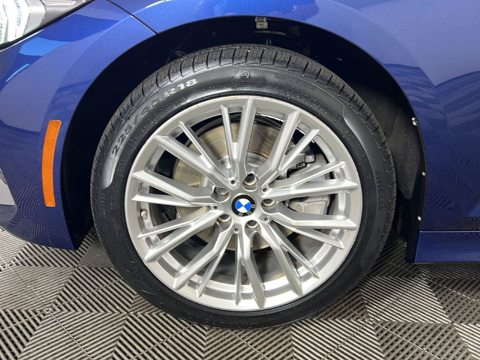 Used 2023 BMW 330i xDrive Sedan w/ Premium Package AWD/4WD image 14