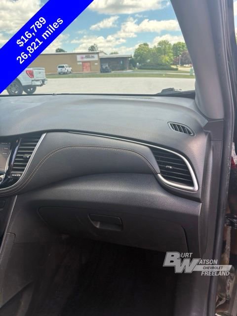 Used 2021 Chevrolet Trax LT w/ Premium Seat Package AWD/4WD image 30