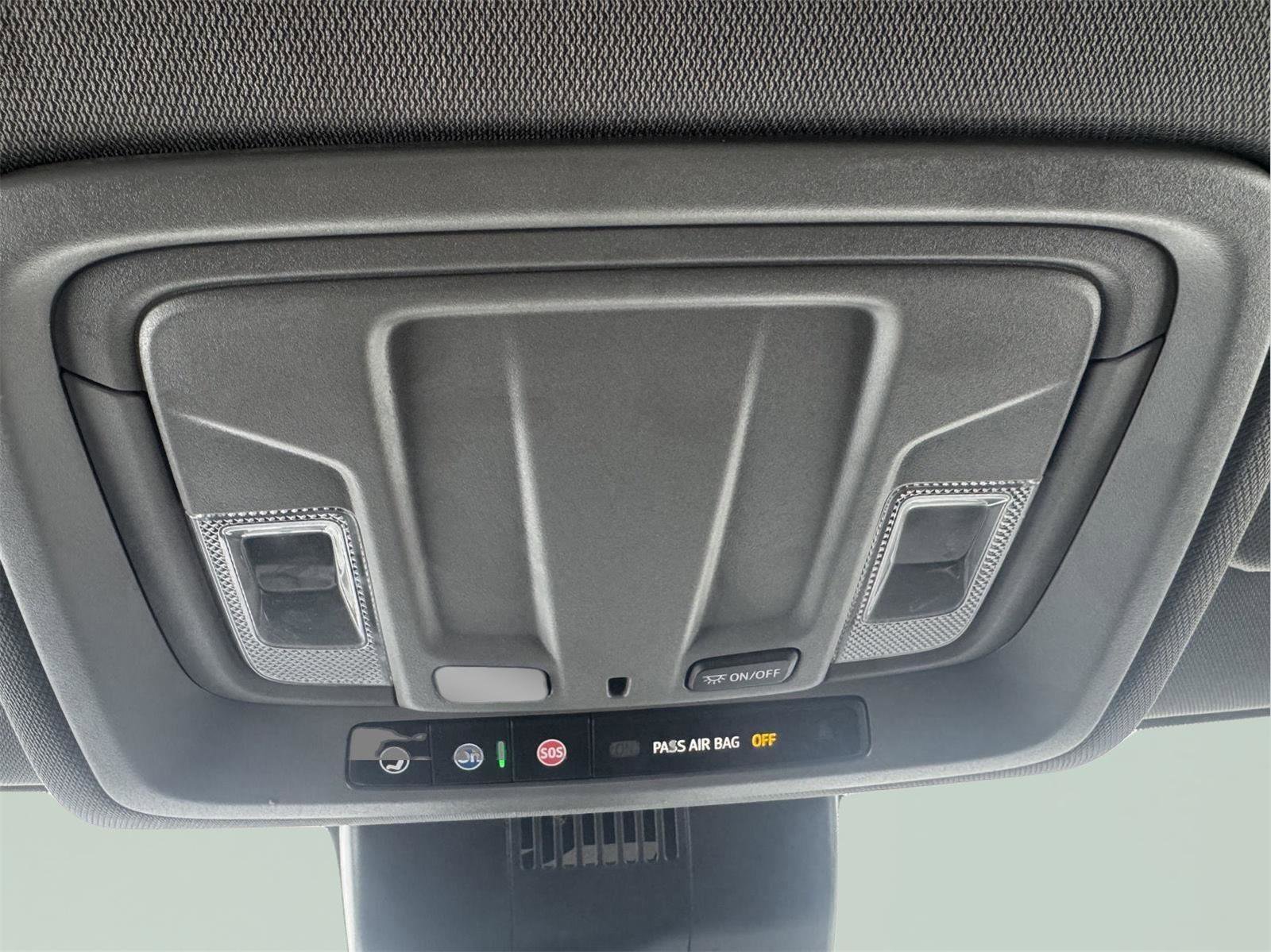 Used 2024 Chevrolet Silverado 1500 LT image 24