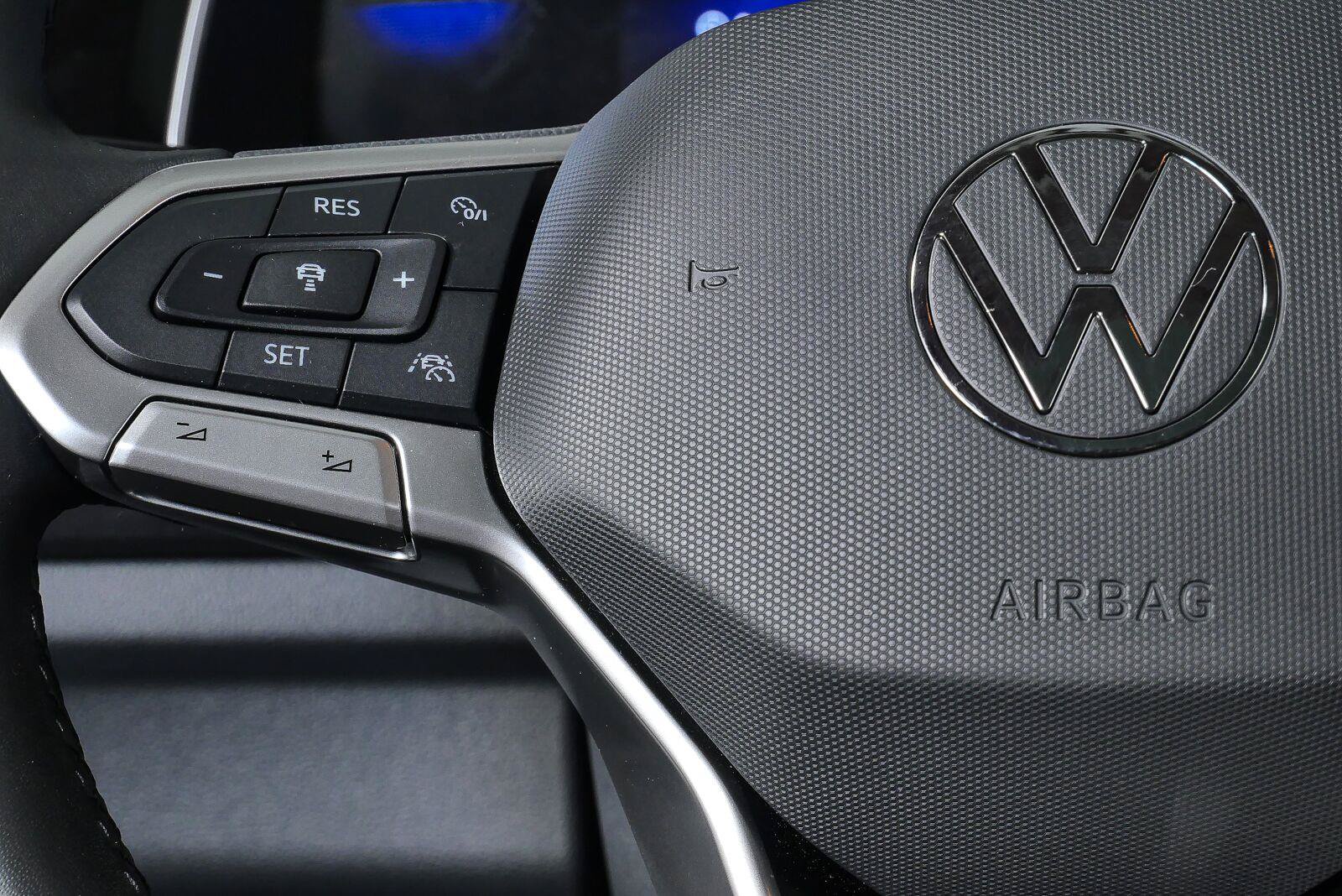 Used 2024 Volkswagen Jetta SE w/ Panoramic Sunroof Package FWD image 11