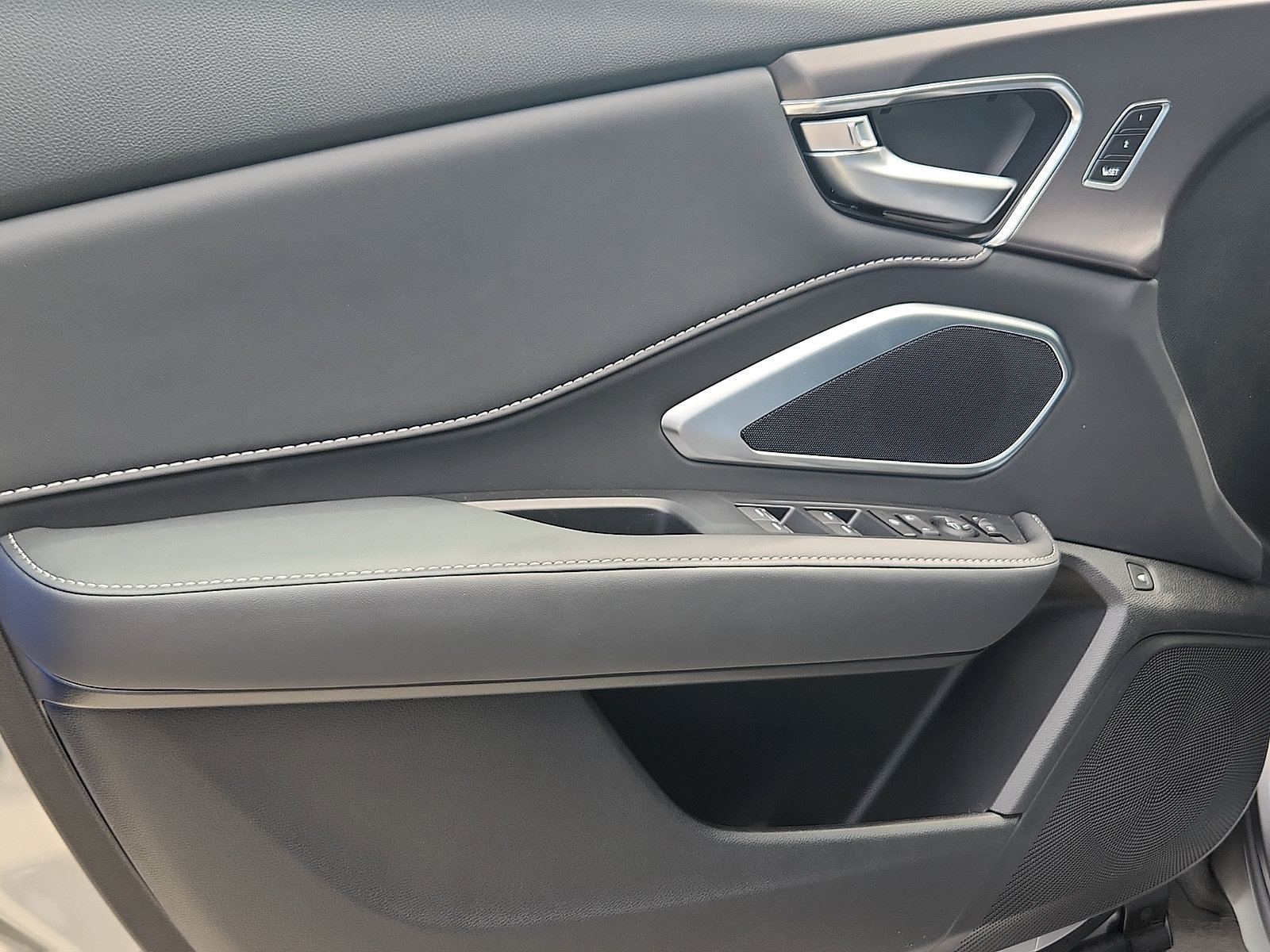 New 2026 Acura RDX SH-AWD image 8