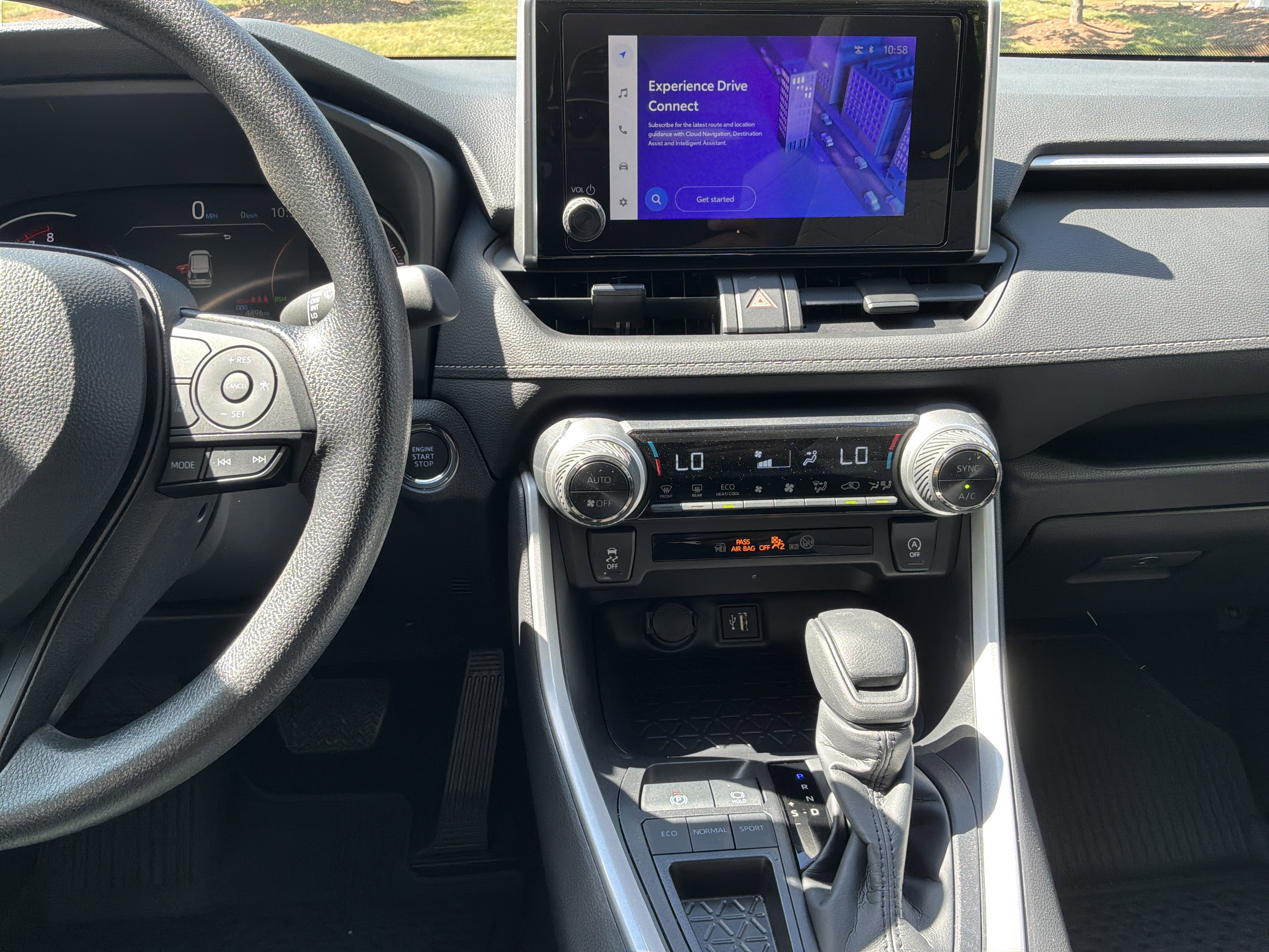 Used 2025 Toyota RAV4 XLE w/ Convenience Package FWD image 30