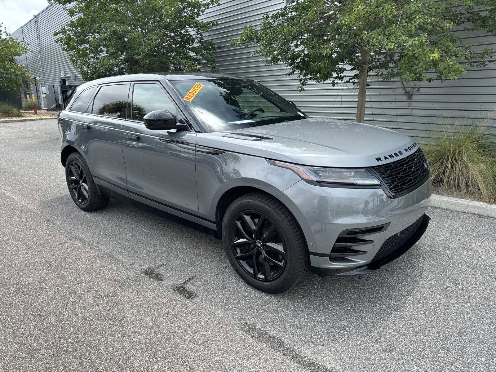 Certified 2026 Land Rover Range Rover Velar Dynamic SE AWD/4WD image 4