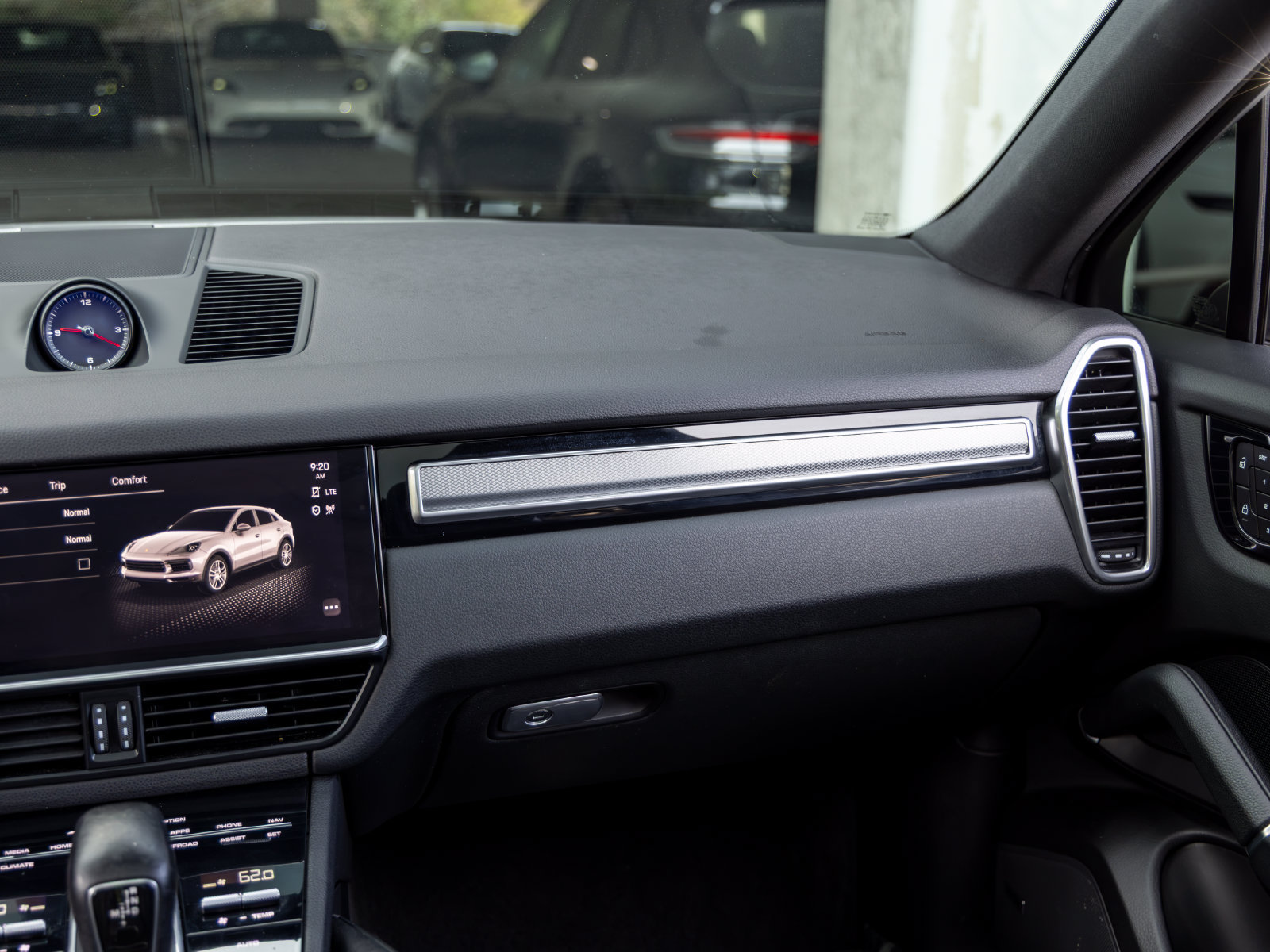 Certified 2022 Porsche Cayenne Platinum Edition AWD/4WD image 51