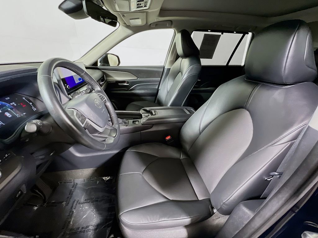 Certified 2024 Toyota Grand Highlander XLE image 19