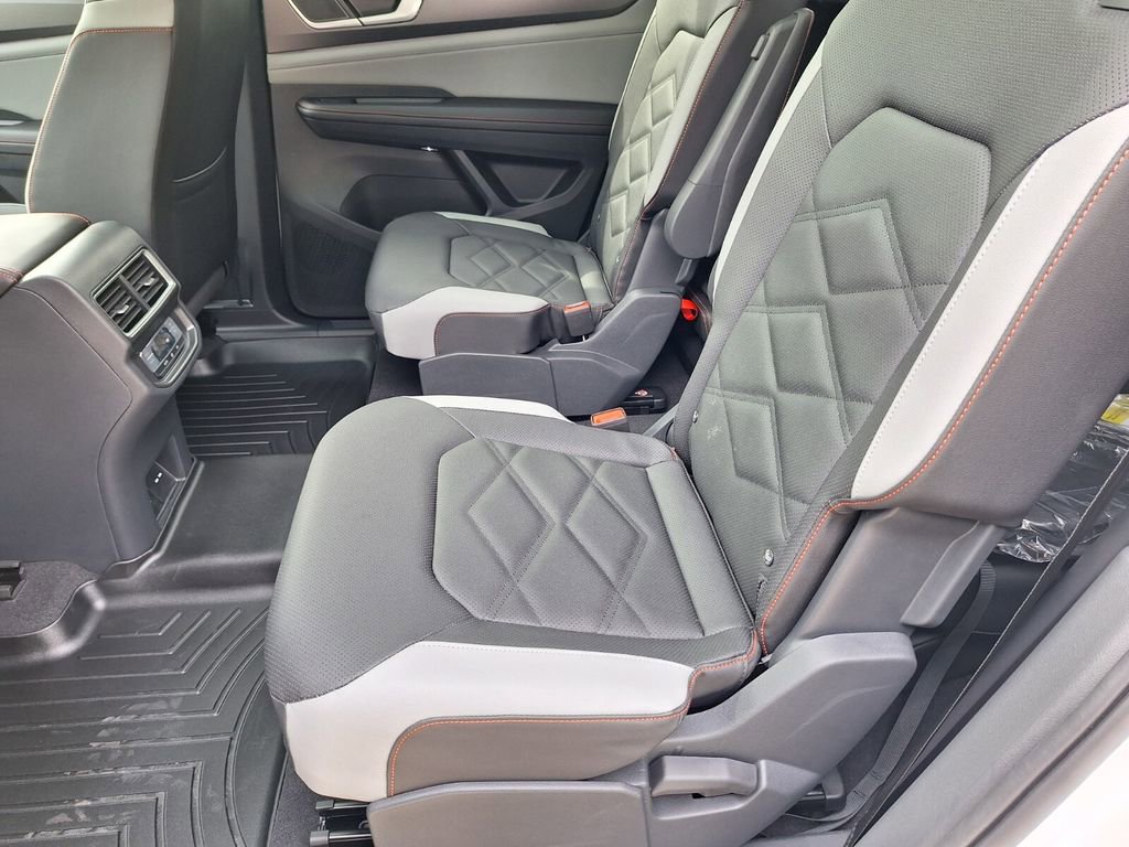 New 2026 Volkswagen Atlas Peak Edition image 25