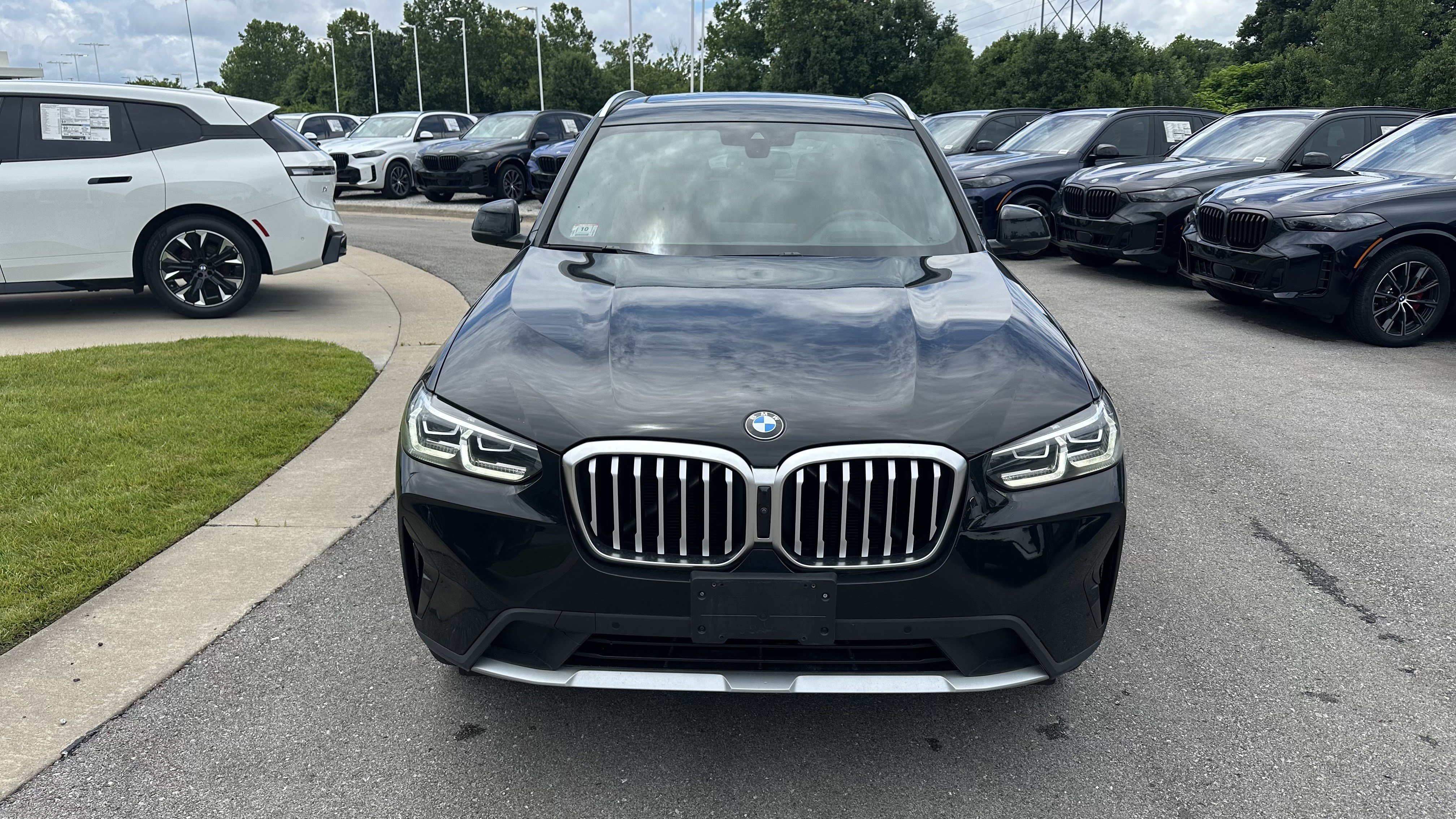Used 2024 BMW X3 xDrive30i w/ Premium Package AWD/4WD image 3