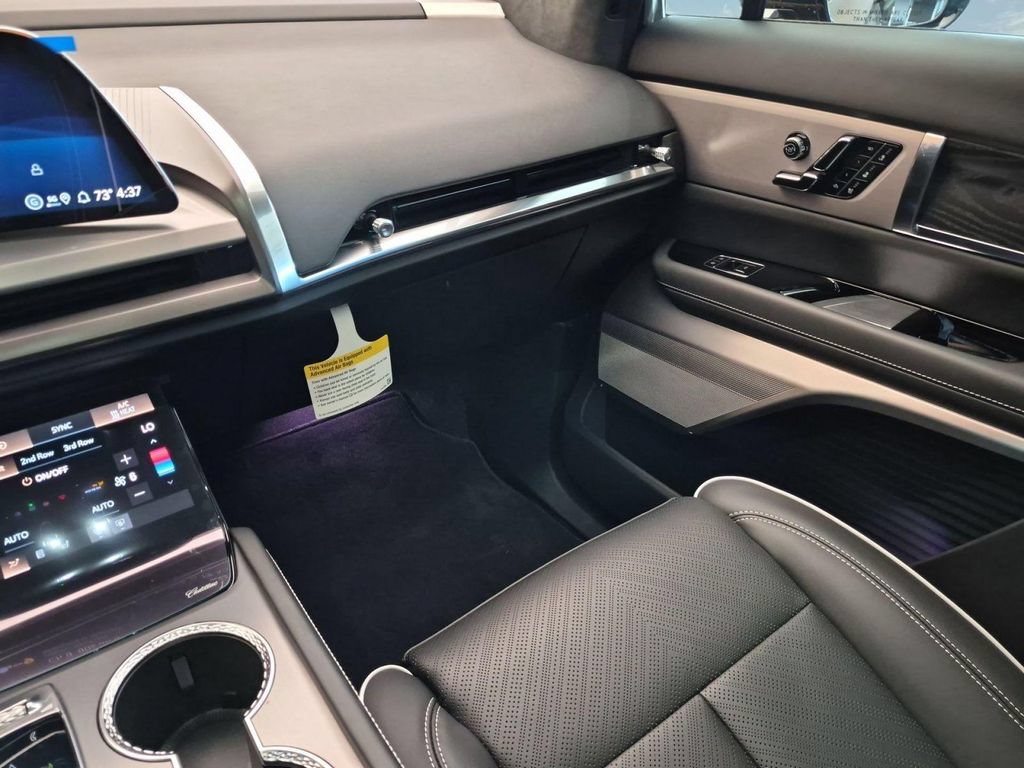 New 2027 Cadillac Vistiq Platinum AWD/4WD image 12