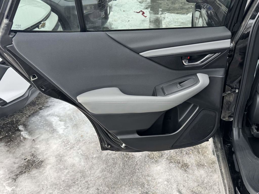 Used 2022 Subaru Outback Premium image 11