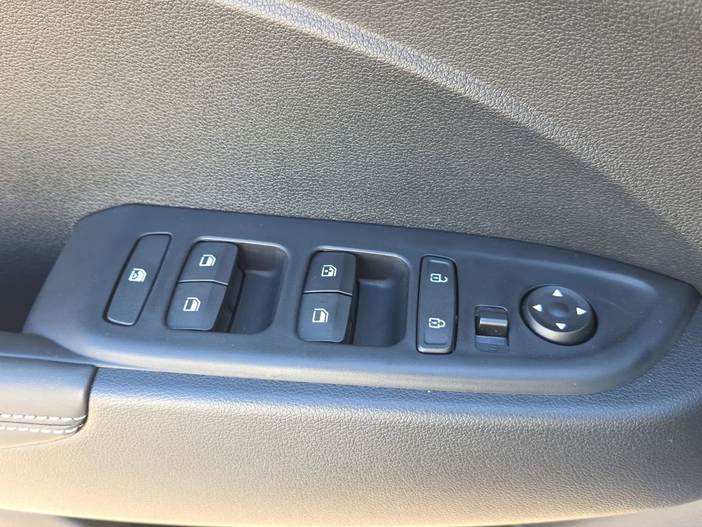 New 2025 Hyundai Venue Limited image 37