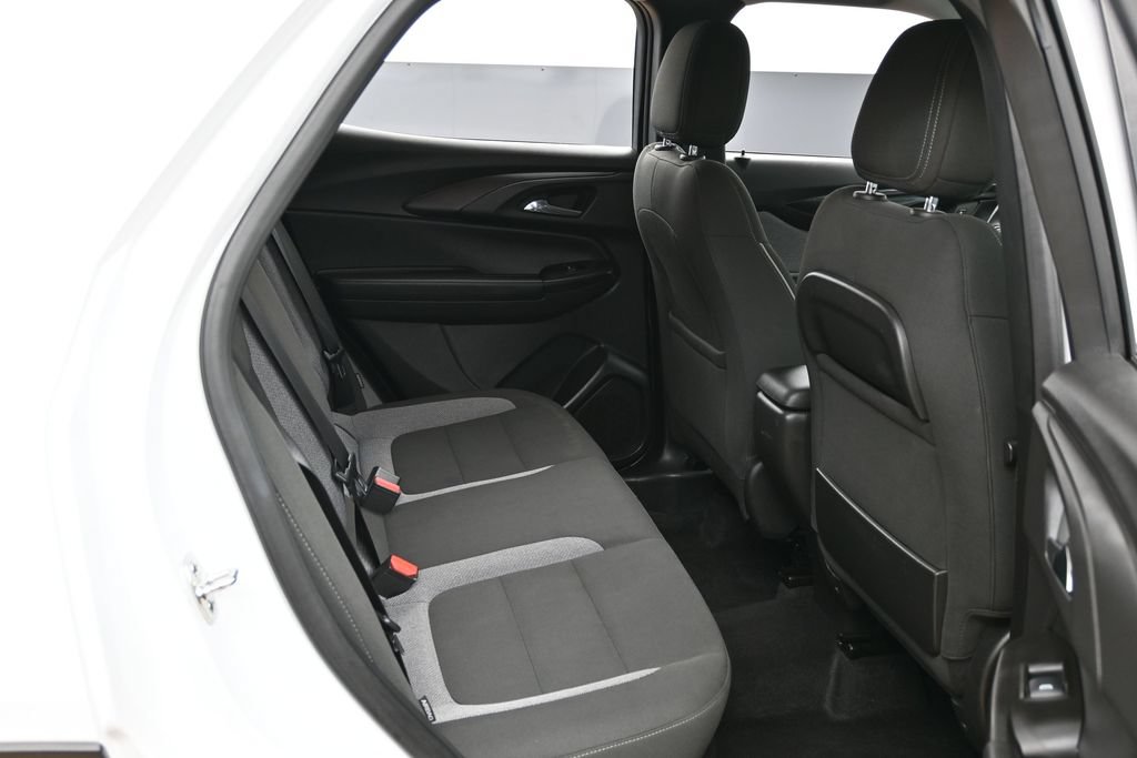 Used 2025 Chevrolet TrailBlazer LT AWD/4WD image 36