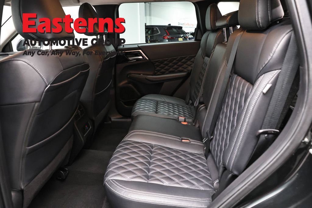 Used 2022 Mitsubishi Outlander SEL AWD/4WD image 23