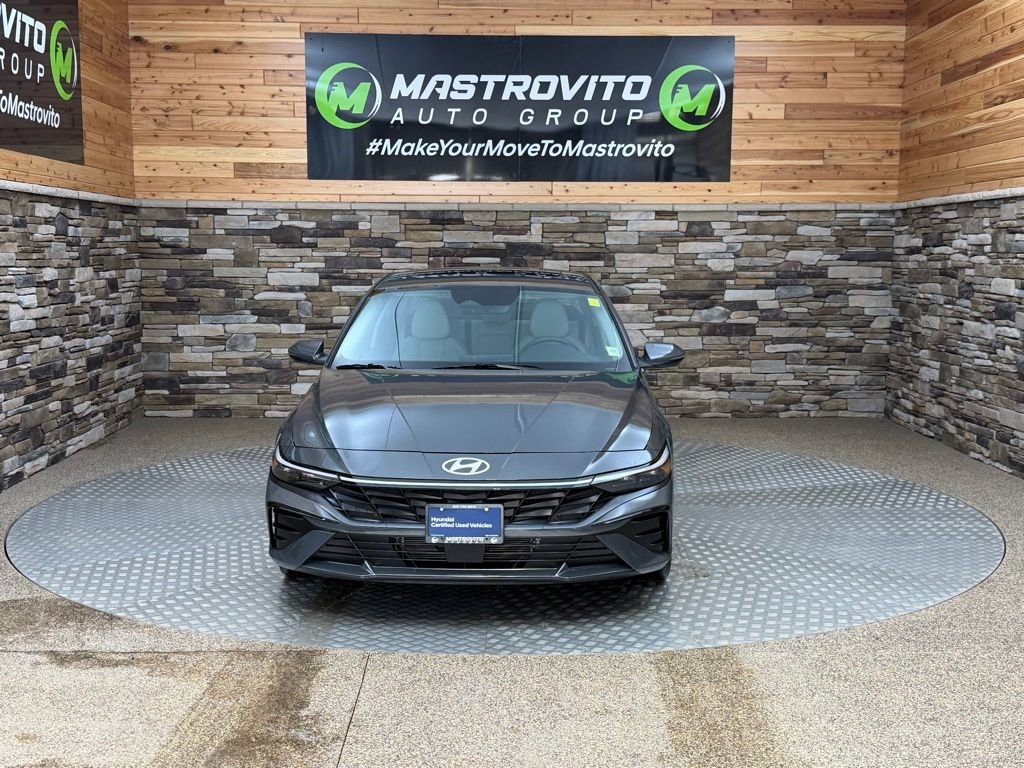 Certified 2025 Hyundai Elantra Limited image 3