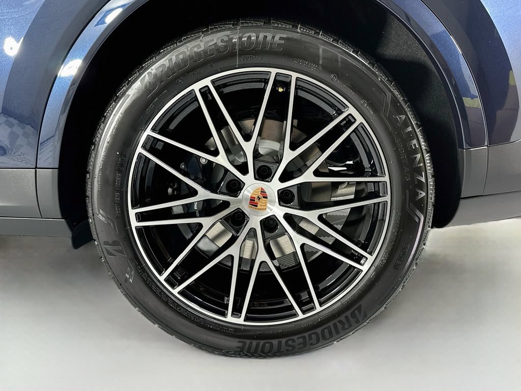 New 2026 Porsche Cayenne Coupe AWD/4WD image 32