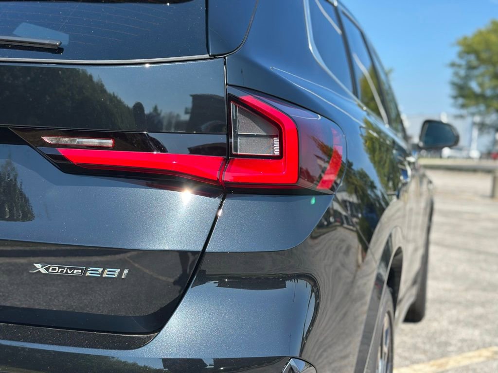 New 2026 BMW X1 xDrive28i w/ Technology Package AWD/4WD image 12