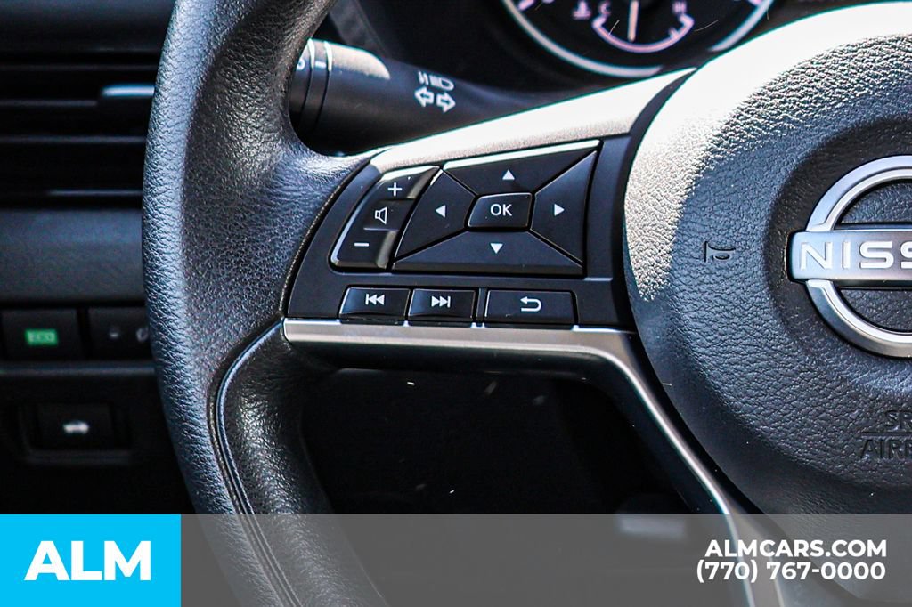 Used 2024 Nissan Sentra SV FWD image 33