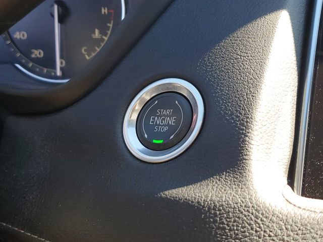 Used 2022 Cadillac XT4 Premium Luxury w/ Enhanced Visibility Package image 35