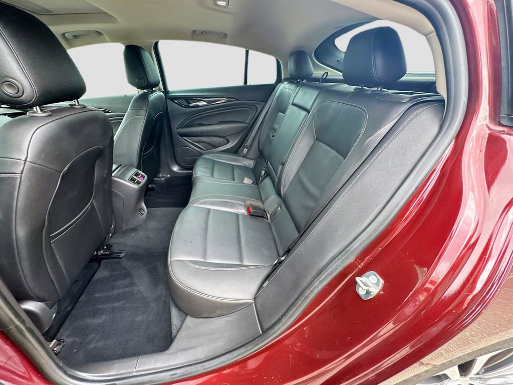 Used 2018 Buick Regal Essence w/ Driver Confidence Package #1 FWD image 31