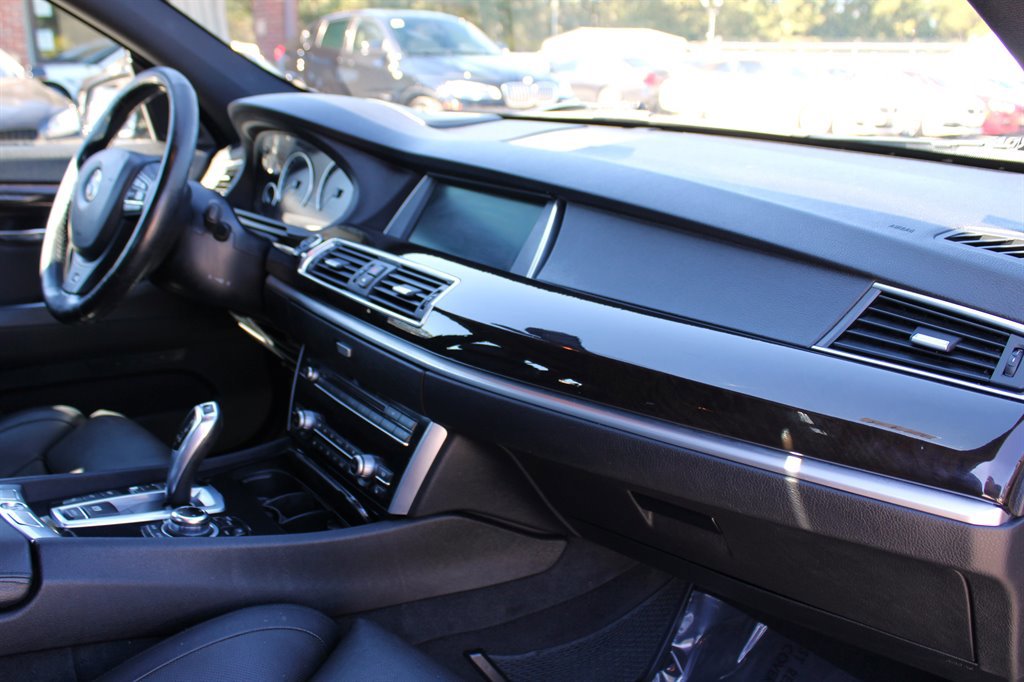 Used 2013 BMW 535i Gran Turismo xDrive AWD/4WD image 17