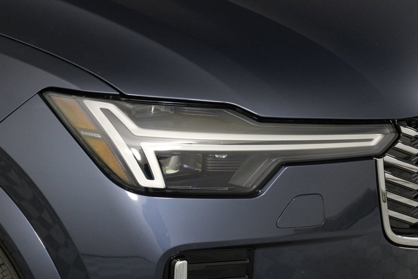 New 2026 Volvo XC90 T8 Plus AWD/4WD image 14
