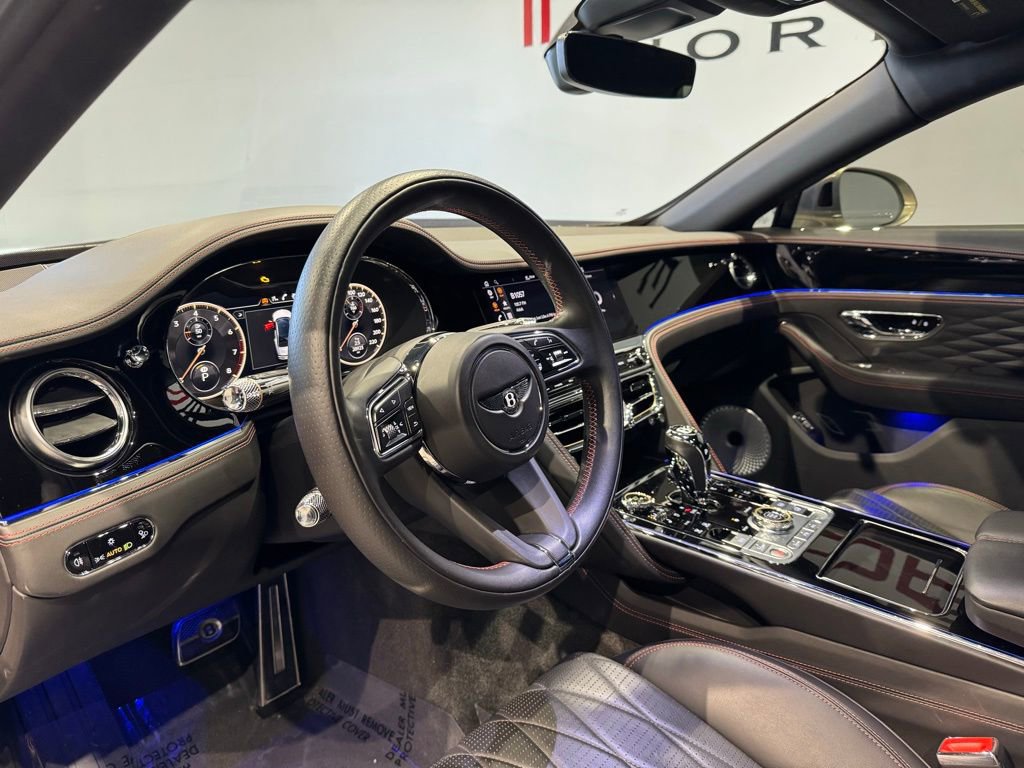 Used 2022 Bentley Flying Spur V8 AWD/4WD image 14
