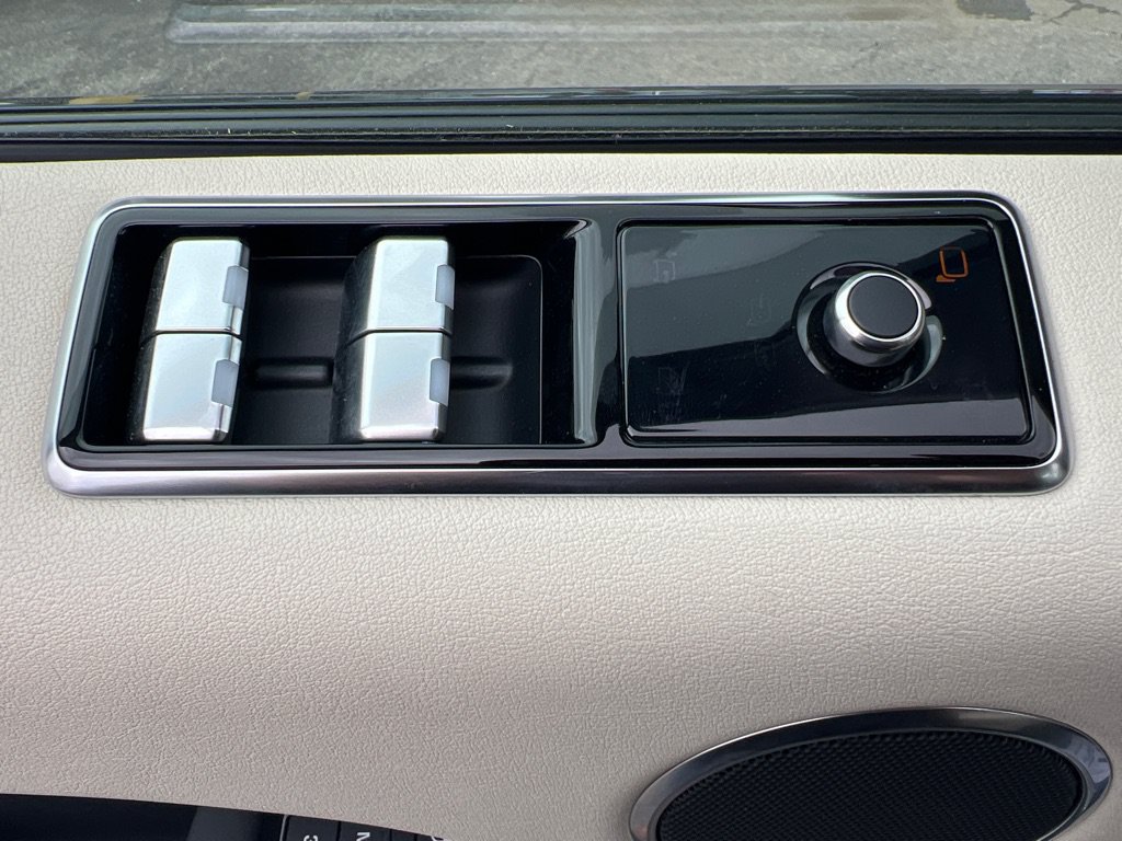 Used 2019 Land Rover Range Rover Sport HSE AWD/4WD image 18