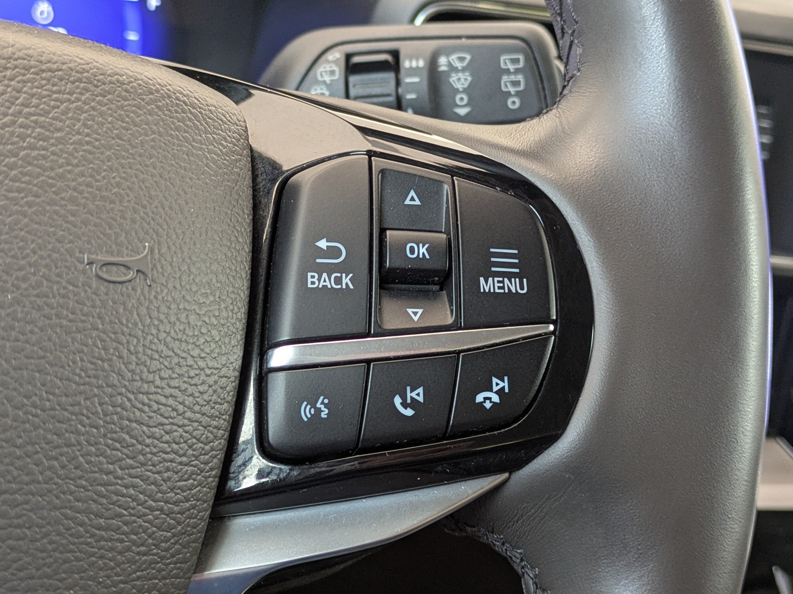 Used 2022 Ford Explorer Platinum w/ Equipment Group 601A AWD/4WD image 30