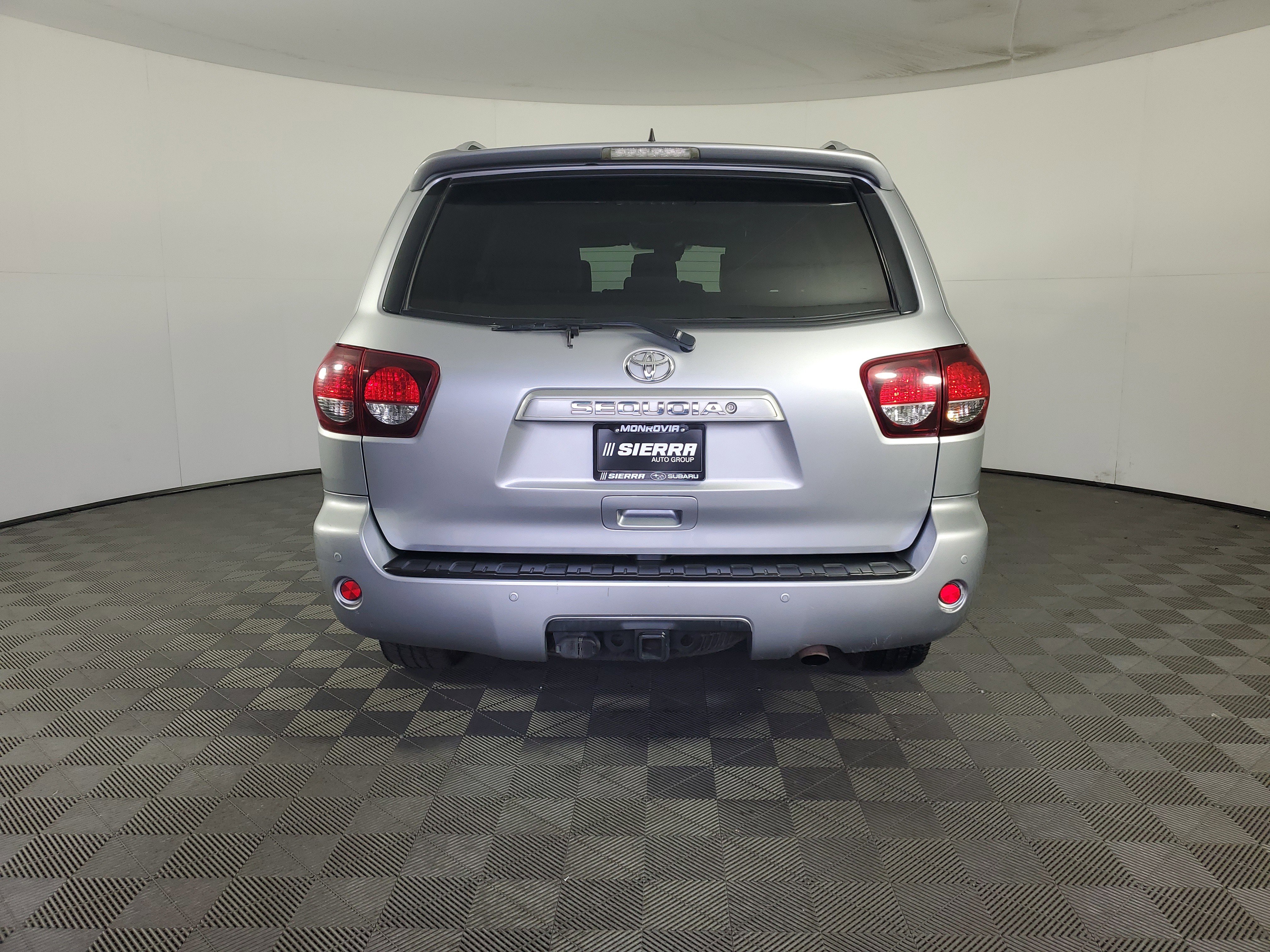 Used 2019 Toyota Sequoia SR5 AWD/4WD image 5