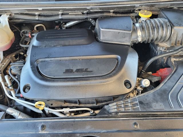 Used 2023 Chrysler Pacifica Touring-L image 28