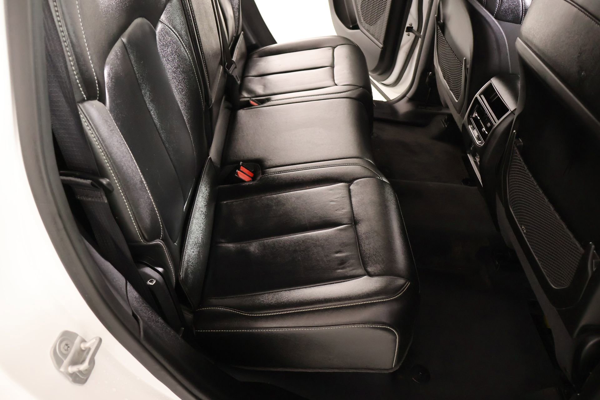 Used 2023 Jeep Grand Cherokee Limited image 14