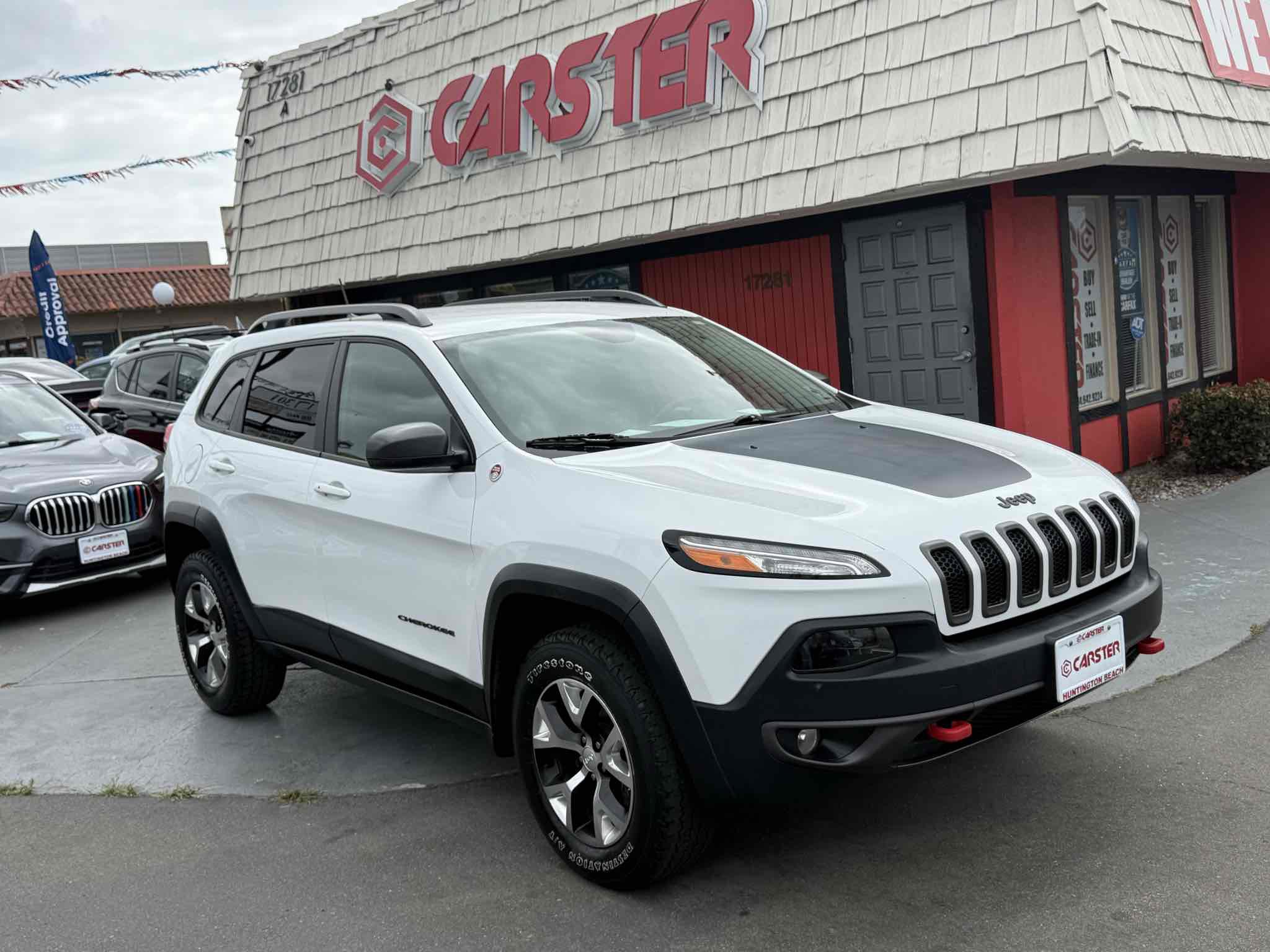 Used 2018 Jeep Cherokee Trailhawk image 3