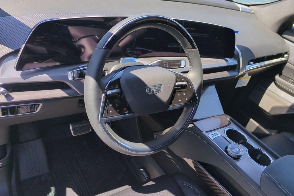 New 2026 Cadillac Vistiq Luxury w/ LPO, Floor Liner Package AWD/4WD image 6
