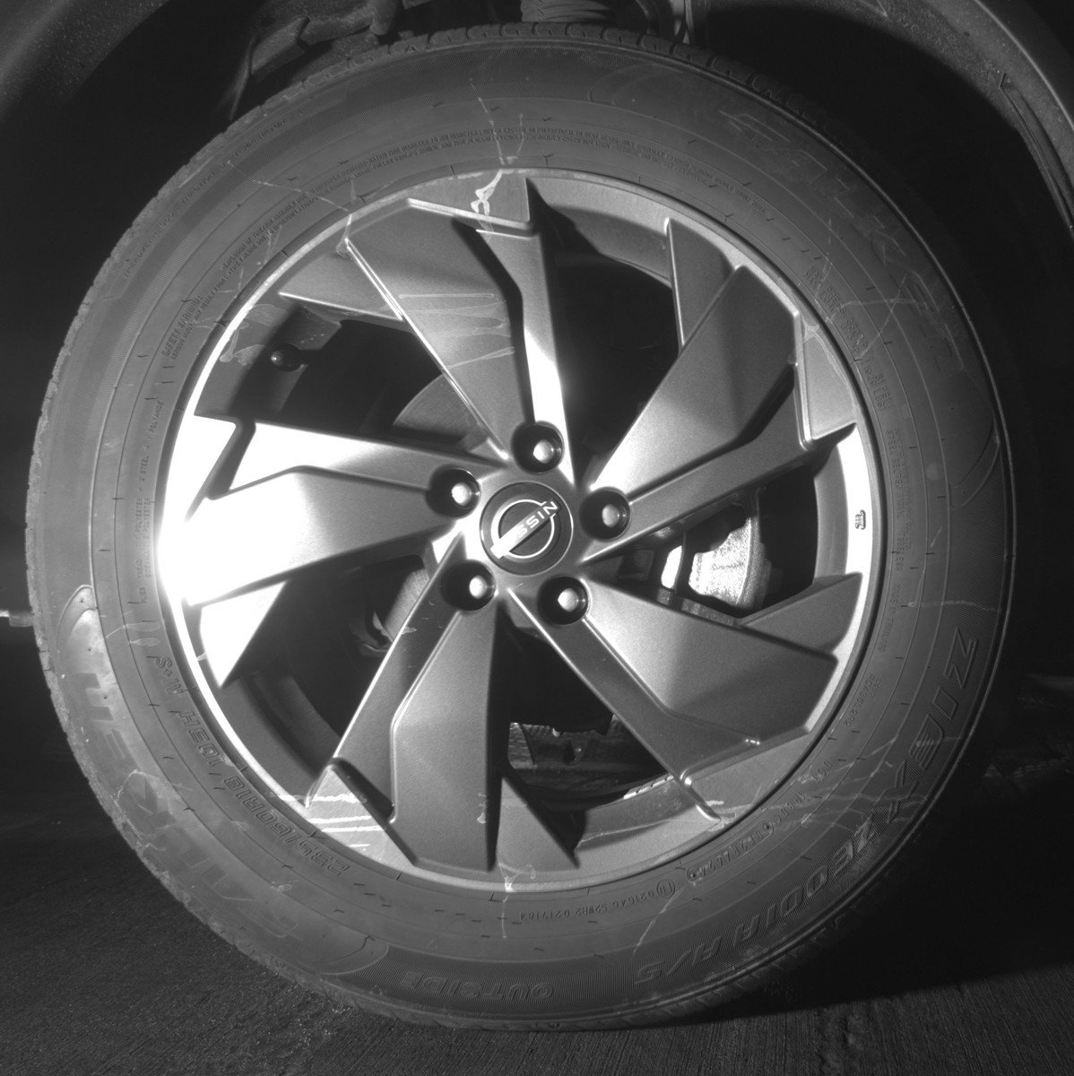 Used 2025 Nissan Rogue SV FWD image 13